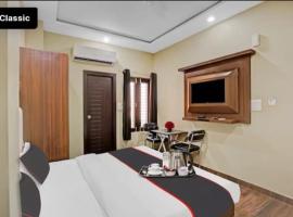 Hotel Green Apple BAREILLY，位于巴雷利的酒店