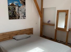 Garsoniera 2 lângă plaja，位于康斯坦察的酒店