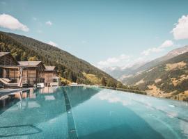 Boutique Hotel und Chalets Bergwiesenglück，位于湖城的酒店