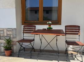 OLD SQUARE HOUSE - HIŠA NA STAREM TRGU，位于托尔明的酒店