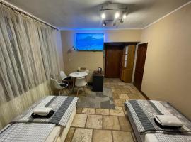 Privet Room with bathrom 150m from the beach，位于索波特的酒店