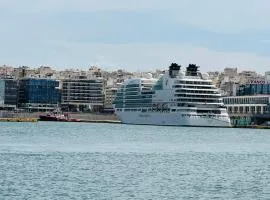 Royal Red suite No2 PIRAEUS PORT