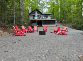 Wiley Woods Cottage，位于Minden的酒店