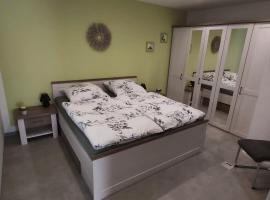 Ferienwohnung am Wingertsberg，位于Langsur的酒店