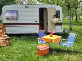 CHEZ JOSETTE caravane Camping le sorbier Montignac Lascaux