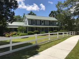 Charming 4BR Historic Home with Scenic Views