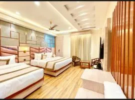 VARANASI HOTEL MANTVA PALACE Near Kashi Vishwanath Temple - A Luxuary Hotel In Varanasi