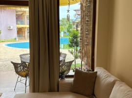 Къмпинг градина луксозен апартамент，位于切尔诺莫雷茨的酒店