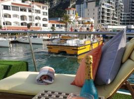 JASMINE CORAL JAY Boutique Boatel Ocean Village，位于直布罗陀的酒店