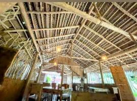 Thalsevana Family Restaurant，位于Nelundeniya的酒店