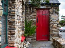 Corcreggan Mill B&B, Self-Catering & Glamping，位于邓法纳希的豪华帐篷营地
