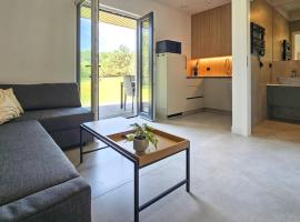 Camping skansen Zdbice - domek letniskowy 1，位于Zdbice的酒店