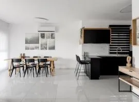 Wonderful 4-BR APT in the center