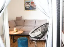 Lavica Mare Retreat - Modern Apartment near Le Meridien Podstrana