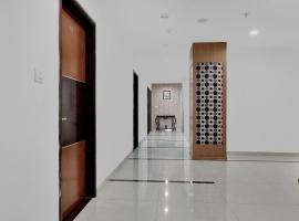 Super Capital O Rudra Grand Near Kondapur x Road，位于Kondapur的酒店