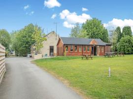 Longnor Wood Holiday Park，位于Longnor的度假园