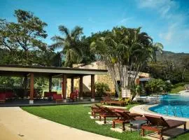 COSTA RICA, Apartamento en condominio Avalon Country Club,Santa Ana, terraza,balcon, restaurante, piscina, tenis,gimnasio