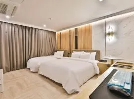 Seongnam Hotel Label