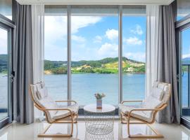 Gapyeong Pension White Cube 24 Spa Pension，位于加平的酒店