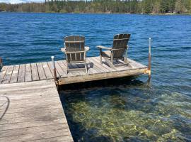 UP Badger Lodge BnB-Lake Family，位于Wetmore的酒店