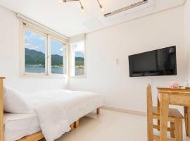 Gapyeong TwoTwo Spa Pension，位于加平的酒店