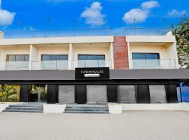 Townhouse GIR formerly Hotel Aditya，位于Talala的酒店