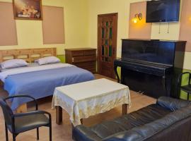 Apartament Erfolg 12，位于陶格夫匹尔斯的带泳池的酒店