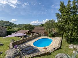 Holiday House Kapitani，位于Hum的酒店