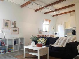 Historical area, Nature, cozy and comfortable，位于Skruv的酒店