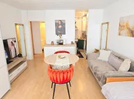 2 x Apartments bei Augsburger Platz 1x Nr 5 - Studio Apartment mit Balkon und Parkplatz und 1 x Nr5-B - 2 ZW ohne Balkon und Parkplatz