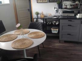 Home Apartman，位于Nagyesztergár的酒店