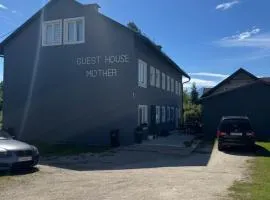 Guesthouse-Mother