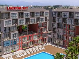 Laristone Suite Spa Hotel，位于拉瑞的公寓式酒店