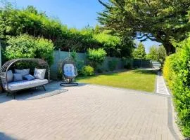 Charming family home in the heart of Sanderstead