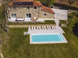 Reverence Villas Caldelas