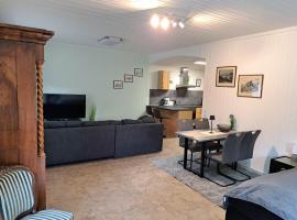 Schloss Hilbringen Wirtschaftsgeb&auml;ude，位于梅尔齐希的带泳池的酒店