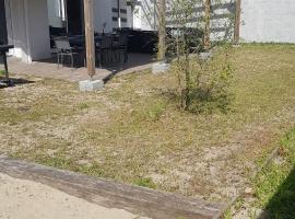 VIlla Elise, lumineuse et proche plage，位于LʼÉpine的酒店