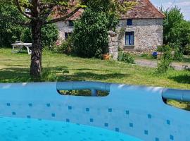 Gîte 4 pers, Jacuzzi, Piscine, proche Futuroscope, calme et nature à La Roche Posay，位于拉罗什波赛的酒店