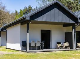 Camping skansen Zdbice - domek letniskowy 2，位于Zdbice的酒店