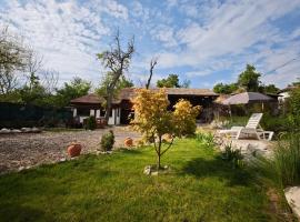 Emena Art Guesthouse，位于Emen的酒店