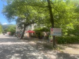 le bistrot ardéchois by Papytof，位于瓦隆蓬达克的酒店