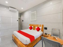 OYO Hotel Deliza，位于苏拉特的酒店