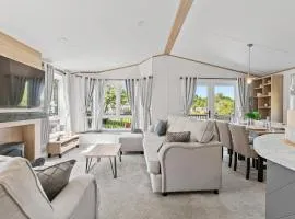 Lakeside Lodge - North East Escapes