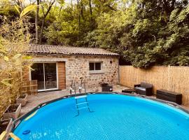 Gîte cévenol "les petits bergers"，位于Rochessadoule的酒店