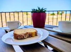 Sunset Haven Manikata - Walking distance to Golden Bay