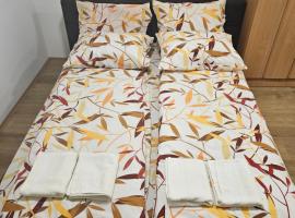 Apartman Studio Sunce，位于乌日策的酒店