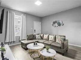 Modern Home Near Acrisure & PNC Park - Private Parking