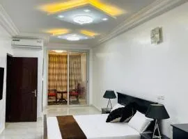 Mayna House