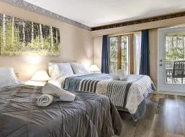 Stylish Tremblant, Near Resort, Dining & Activities with free parking