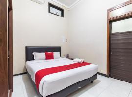 RedDoorz @ Soekarno Hatta Indah，位于玛琅的酒店